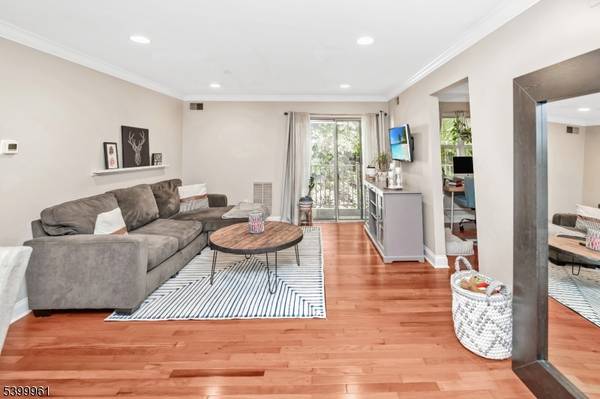 52 Brookside Ln, Mount Arlington Boro, NJ 07856