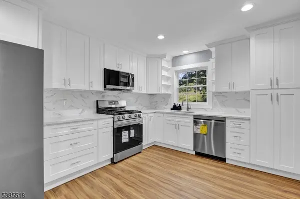 42 Stonewyck Dr, Chatham Twp., NJ 07928