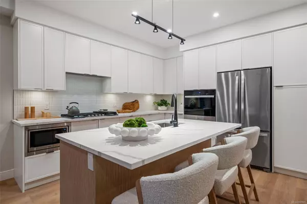 Langford, BC V9B 7E2,1810 Selenite Pl #605