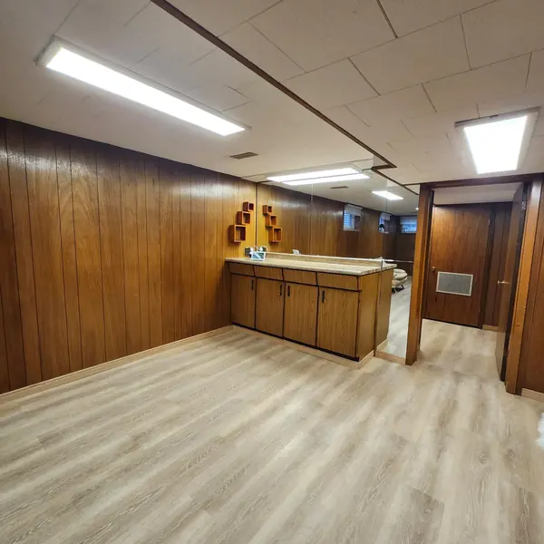 Toronto C12, ON M2P 1R5,223 Old Yonge ST #LOWER