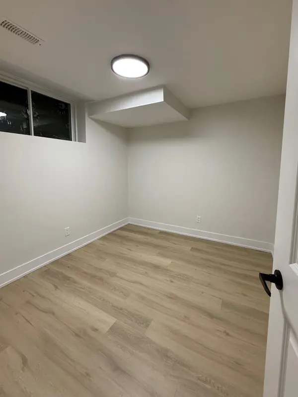 Oshawa, ON L1H 7K4,304 Windfields Farm DR #Bsmt