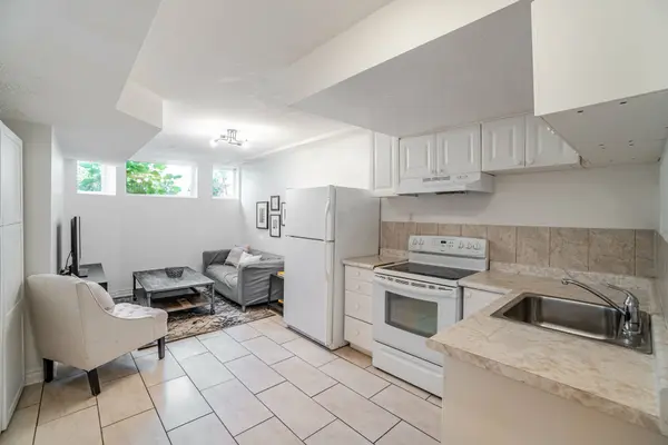 Toronto E06, ON M1N 1X9,171 Clonmore DR