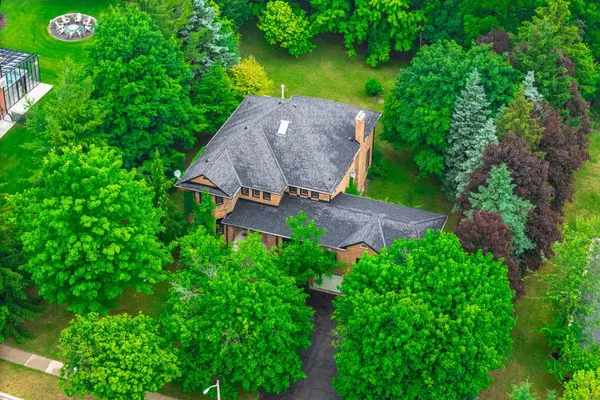 Brampton, ON L6Z 3J8,106 Kenpark AVE