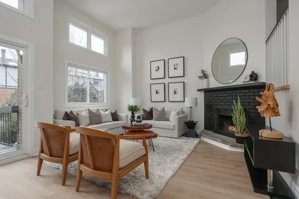 Mississauga, ON L4W 2M8,1755 Rathburn RD E #104