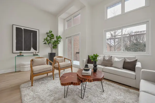 Mississauga, ON L4W 2M8,1755 Rathburn RD E #104