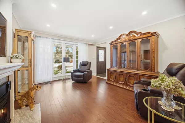 Mississauga, ON L5A 1R3,298 Edrich CT