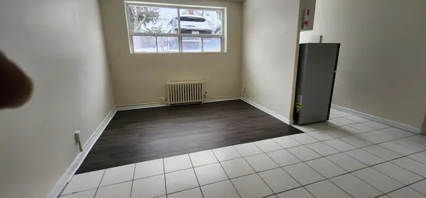 2275 Weston RD #002, Toronto W04, ON M9N 1Y3