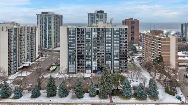 2185 Marine DR #1104, Oakville, ON L6L 5L6