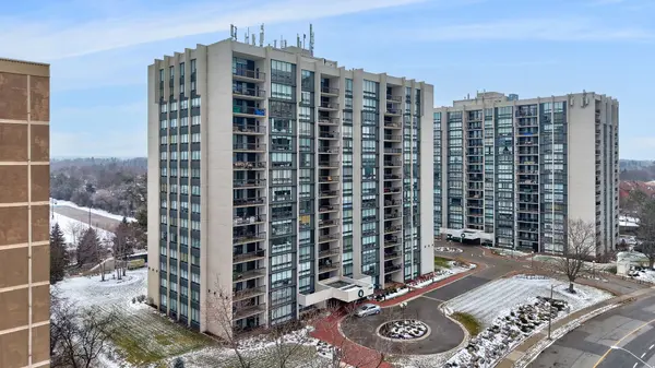Oakville, ON L6L 5L6,2185 Marine DR #1104