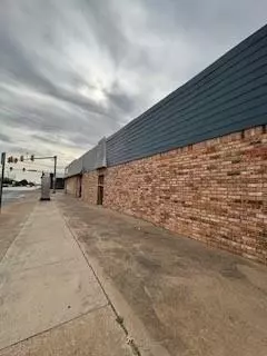 701 N Riverside Drive, Fort Worth, TX 76111