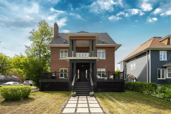 Winnipeg, MB R3M 0R8,874 Dorchester AVE