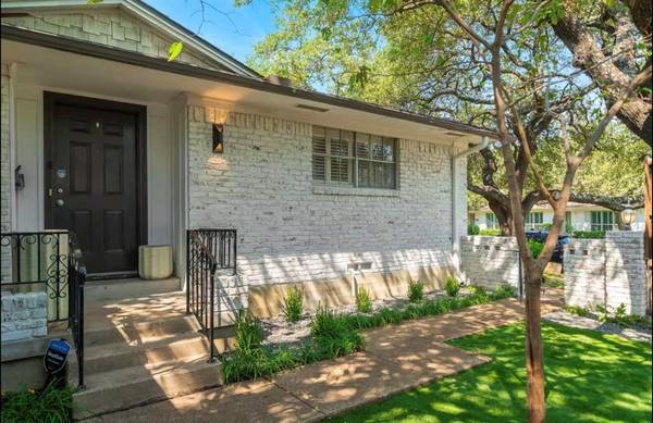 9003 Villa Park Circle, Dallas, TX 75225