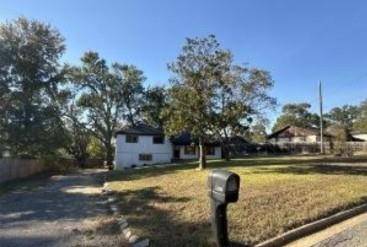 201 N Meadowbrook Drive, Overton, TX 75684