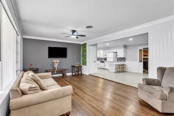 Arlington, TX 76010,709 Valley View Drive