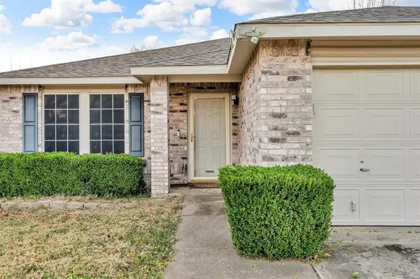 Arlington, TX 76001,910 Anvil Creek Drive
