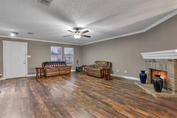 Arlington, TX 76001,910 Anvil Creek Drive