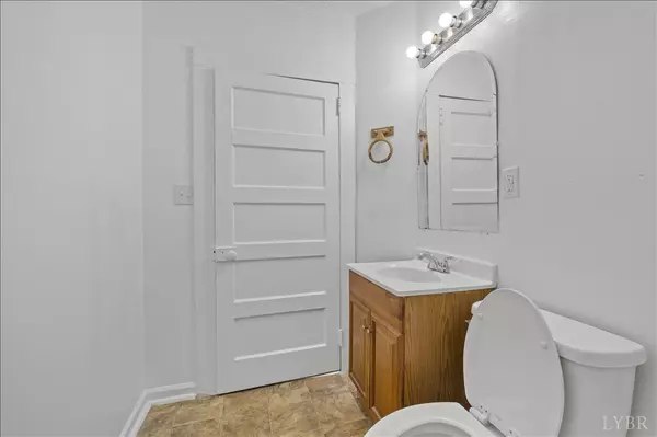 Danville, VA 24541,65 Glen Oak DR