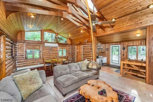 Vernon Twp., NJ 07461,20 Glenwood Ln