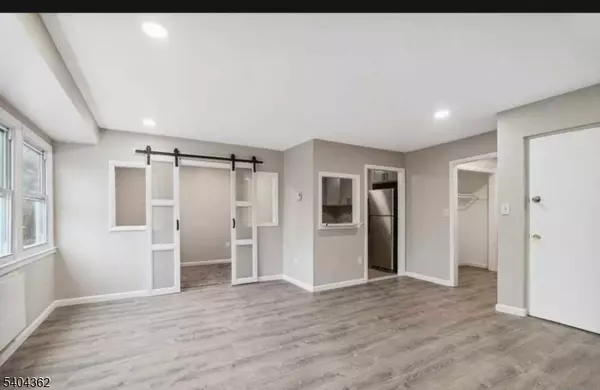 East Orange City, NJ 07017,188 Park St