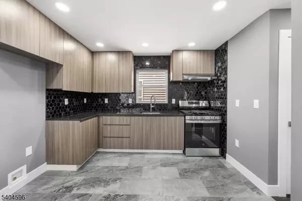 Elizabeth City, NJ 07201,1117 Chestnut St