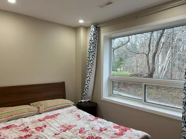 Toronto C15, ON M2K 2H6,62 Banstock  Dr DR #Room 5