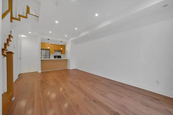 Toronto E07, ON M1S 0L2,295 Village Green SQ #67