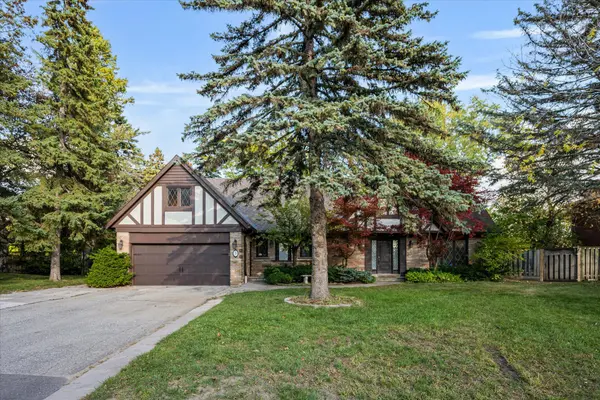 Markham, ON L3T 2T8,3 Old English LN