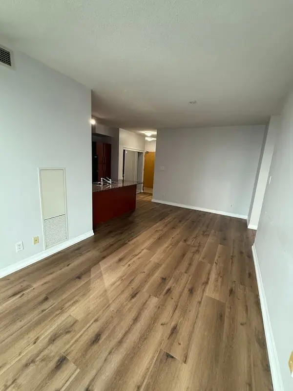 Mississauga, ON L5B 0C1,3515 Kariya Dr DR #1002