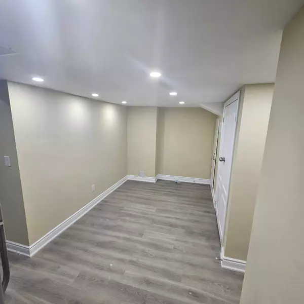 Brampton, ON L7A 3B4,140 Cadillac CRES #Bsmt