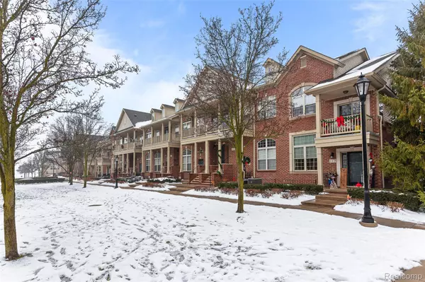 Walled Lake, MI 48390,156 Sandy LN