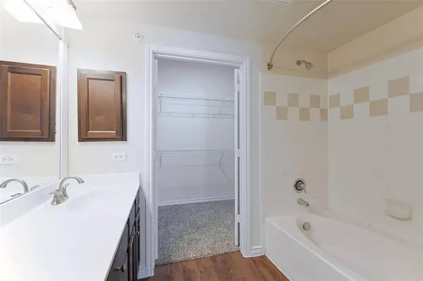 Austin, TX 78750,9900 McNeil Drive #4-04202