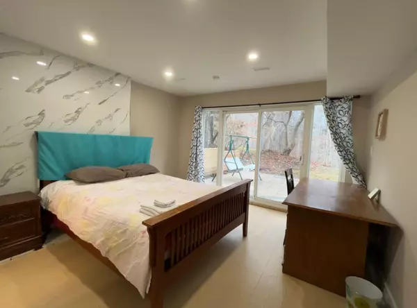 Toronto C15, ON M2K 2H6,62 Banstock Dr DR #Room 3