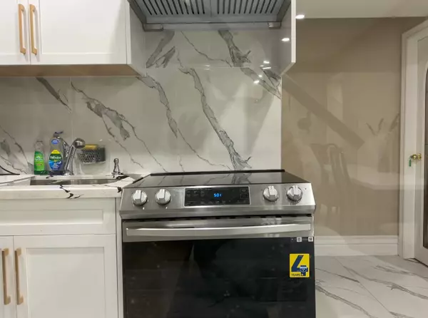 Toronto C15, ON M2K 2H6,62 Banstock Dr DR #Room 3