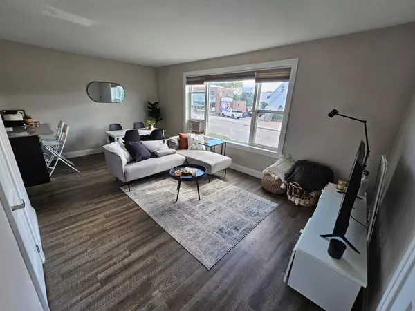 Barrie, ON L4M 3Y9,157 St Vincent ST #2