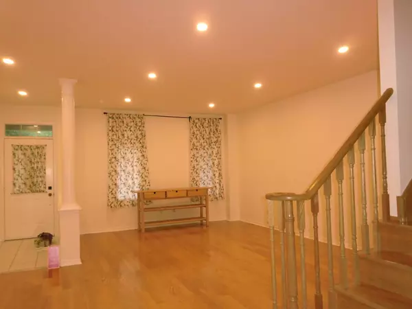 Toronto W05, ON M3J 3P2,32 Leitch AVE