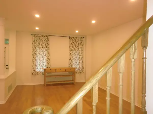 Toronto W05, ON M3J 3P2,32 Leitch AVE