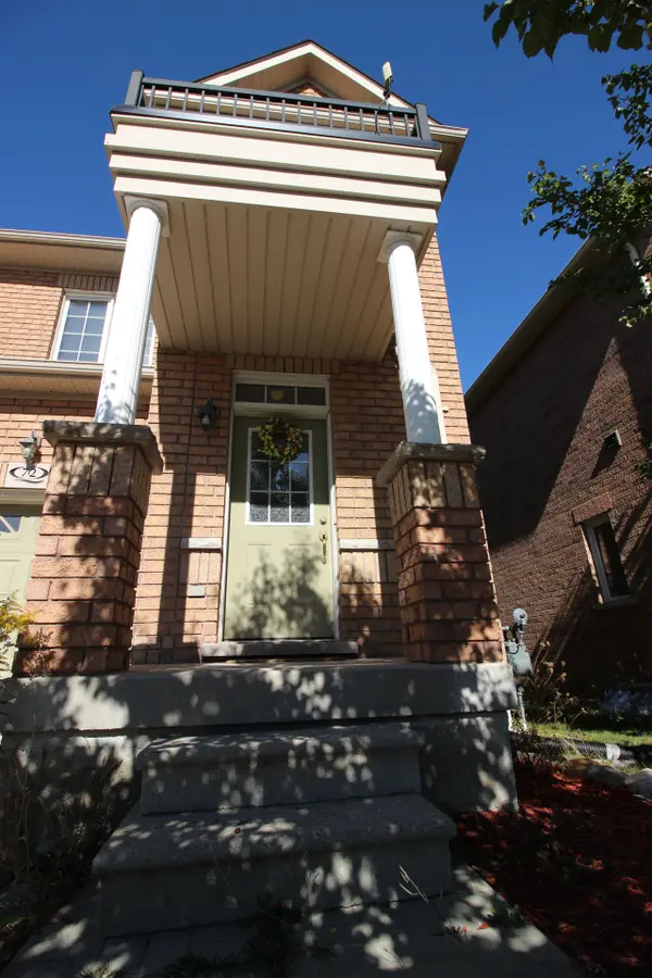 Kitchener, ON N2M 3S1,110 Highland RD E #72