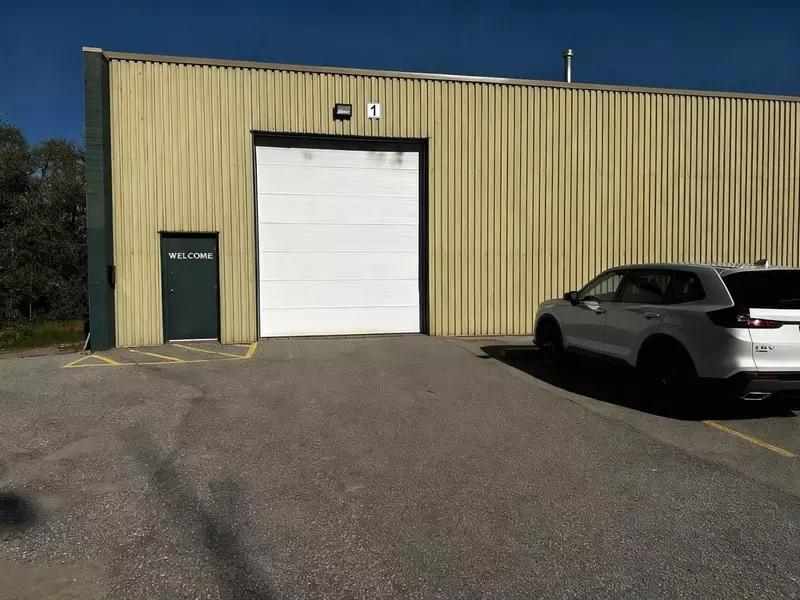 168 Tiffin ST, Barrie, ON L4N 6A2