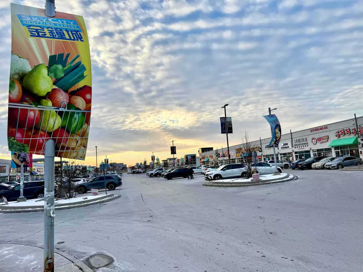 Toronto E07, ON M1V 0C7,3272 Midland AVE #B111