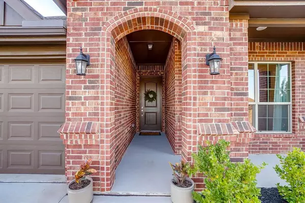 Fort Worth, TX 76108,728 Long Iron Drive