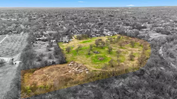 Cleburne, TX 76033,1401 Walnut Street