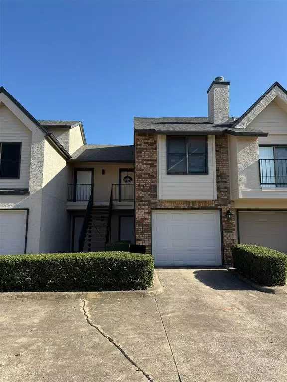 Hurst, TX 76054,823 W Harwood Road E