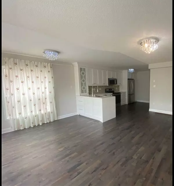 Newmarket, ON L3X 2T6,66 Coleridge DR