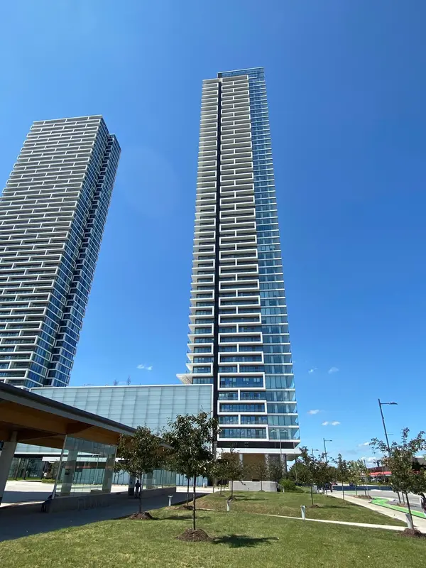 950 Portage Pkwy #4607, Vaughan, ON L4K 0J7