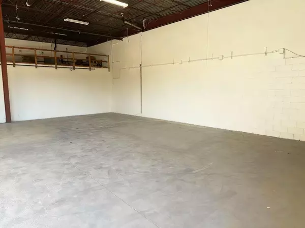 Barrie, ON L4N 6A2,168 Tiffin ST