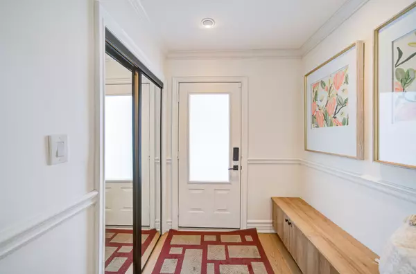 Oakville, ON L6K 3N6,409 River Side DR