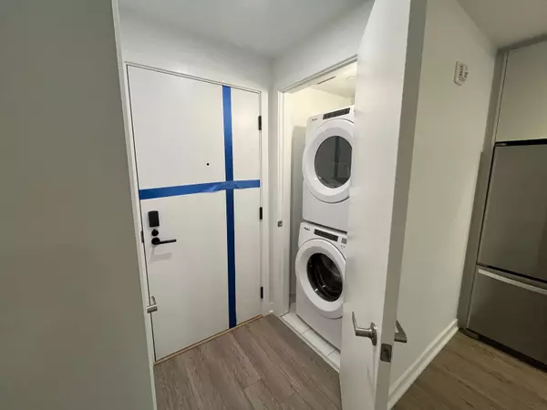 Milton, ON L9E 2B5,720 WHITLOCK AVE #304