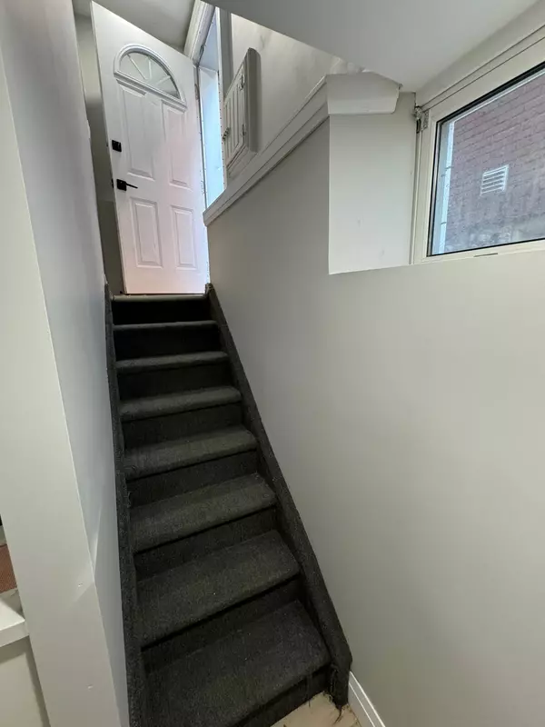 Brantford, ON N3S 3V2,266 Dalhousie ST #Lower