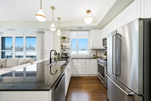 Grimsby, ON L3M 0J1,16 Concord PL #112