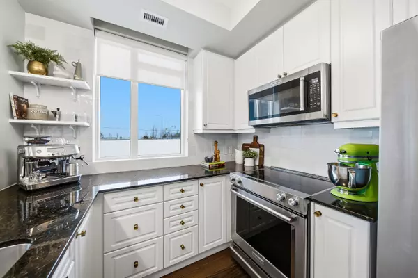 Grimsby, ON L3M 0J1,16 Concord PL #112